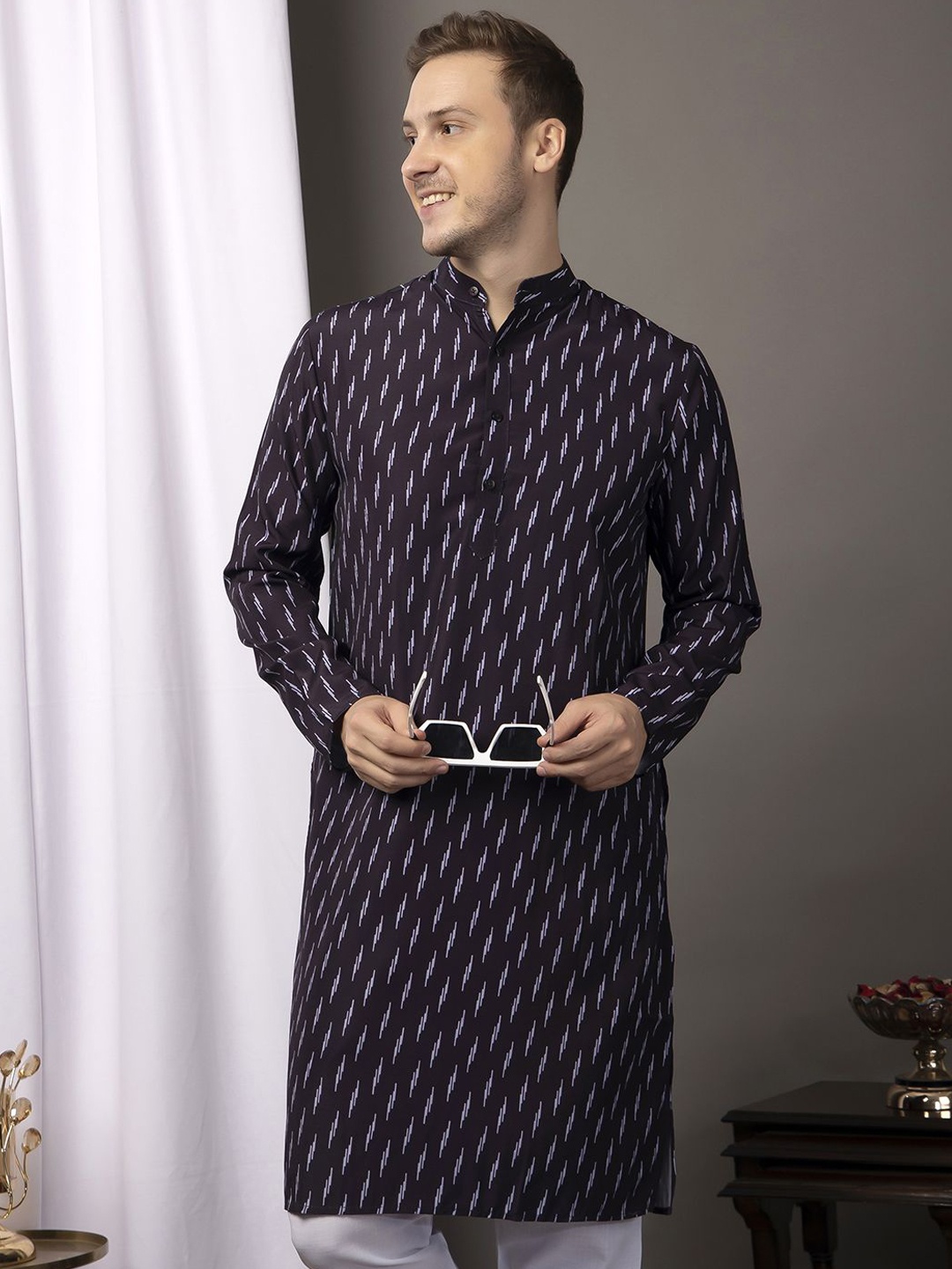 

Hangup Geometric Printed Mandarin Collar Straight Kurta, Blue