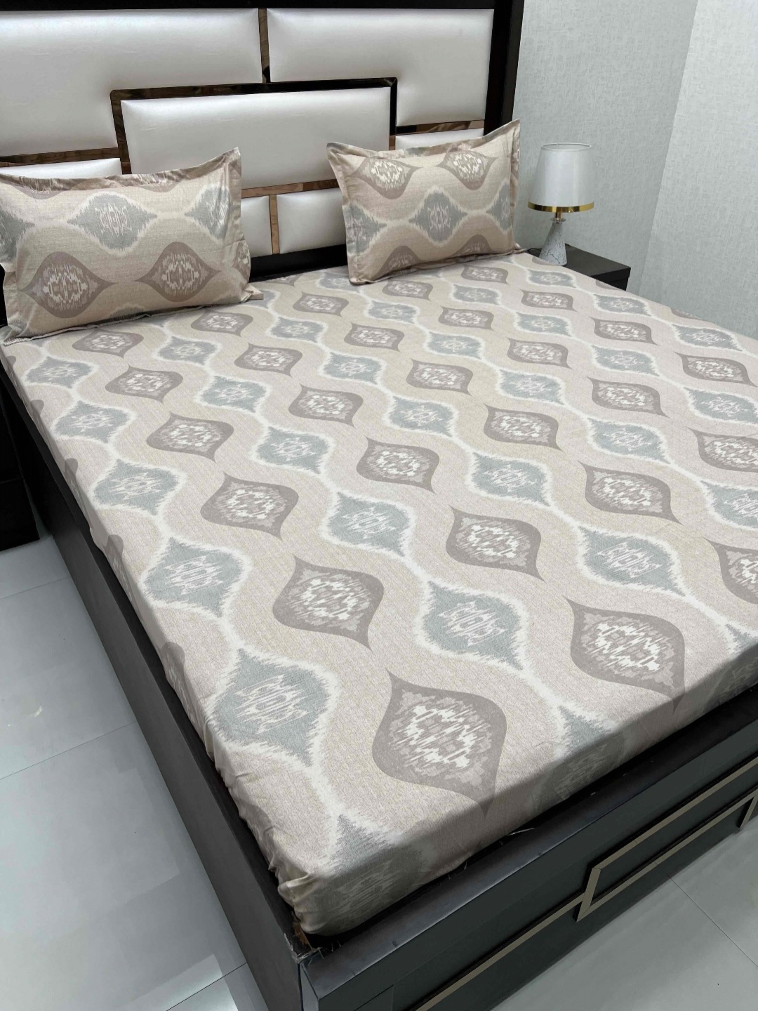 

Pure Decor Ruby Brown 400 TC Pure Cotton Fitted King Bedsheet with 2 Pillow Covers