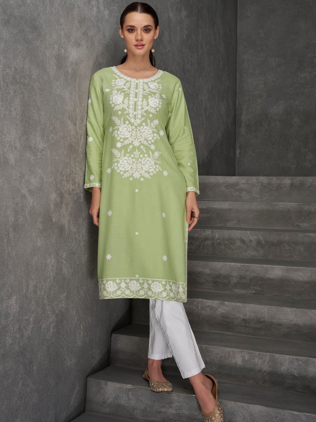 

AUTUMN LANE Floral Embroidered Round Neck Pure Cotton Straight Kurta With Trouser, Green