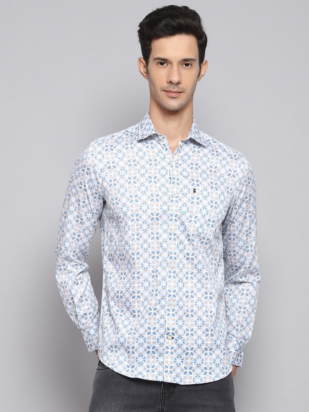 

Cloak & Decker by Monte Carlo Men Spread Collar Floral Printed Cotton Casual Shirt, Blue