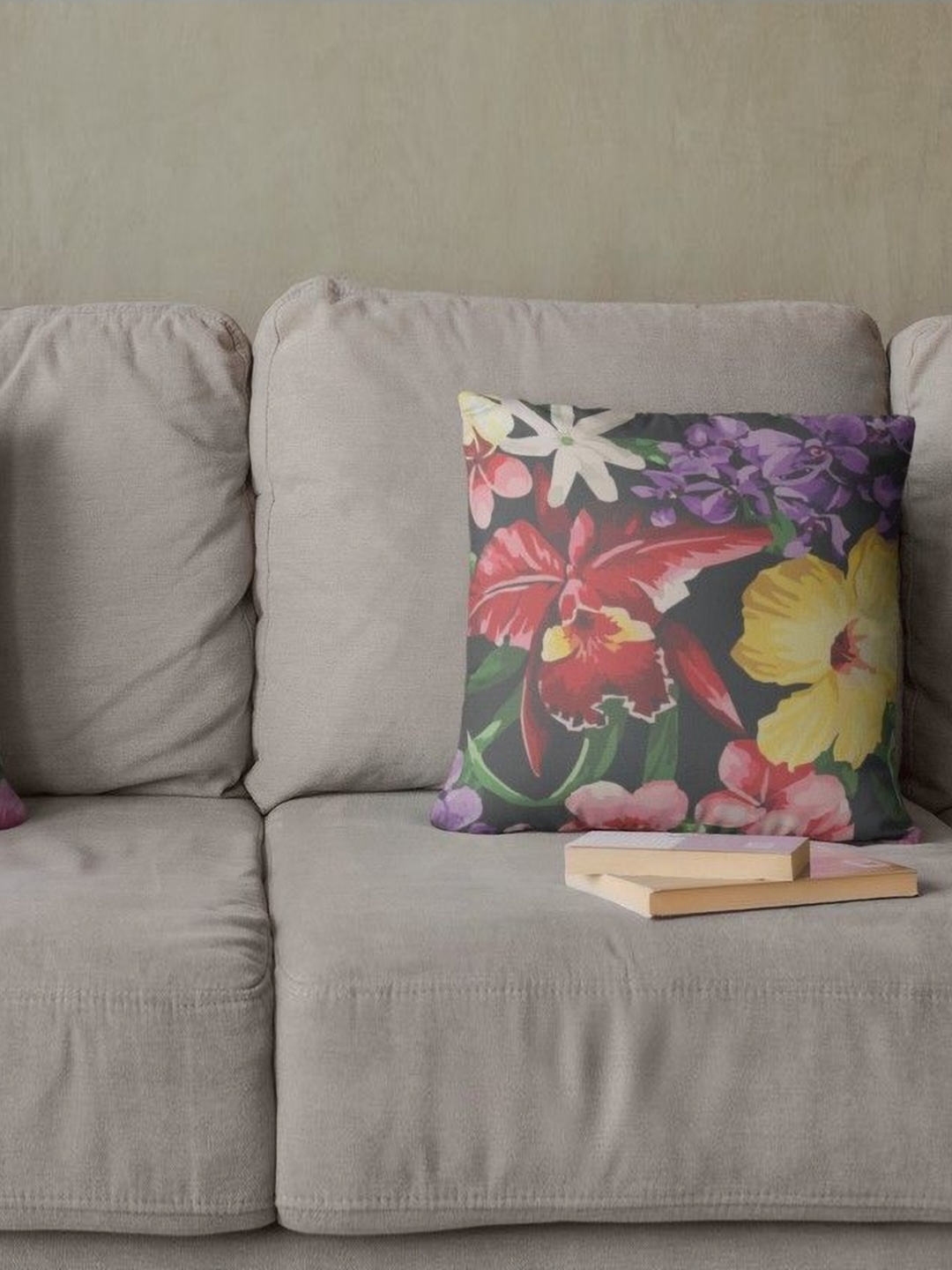 

THEYAYACAFE Black & Red 2 Pieces Floral Velvet Square Cushion Covers