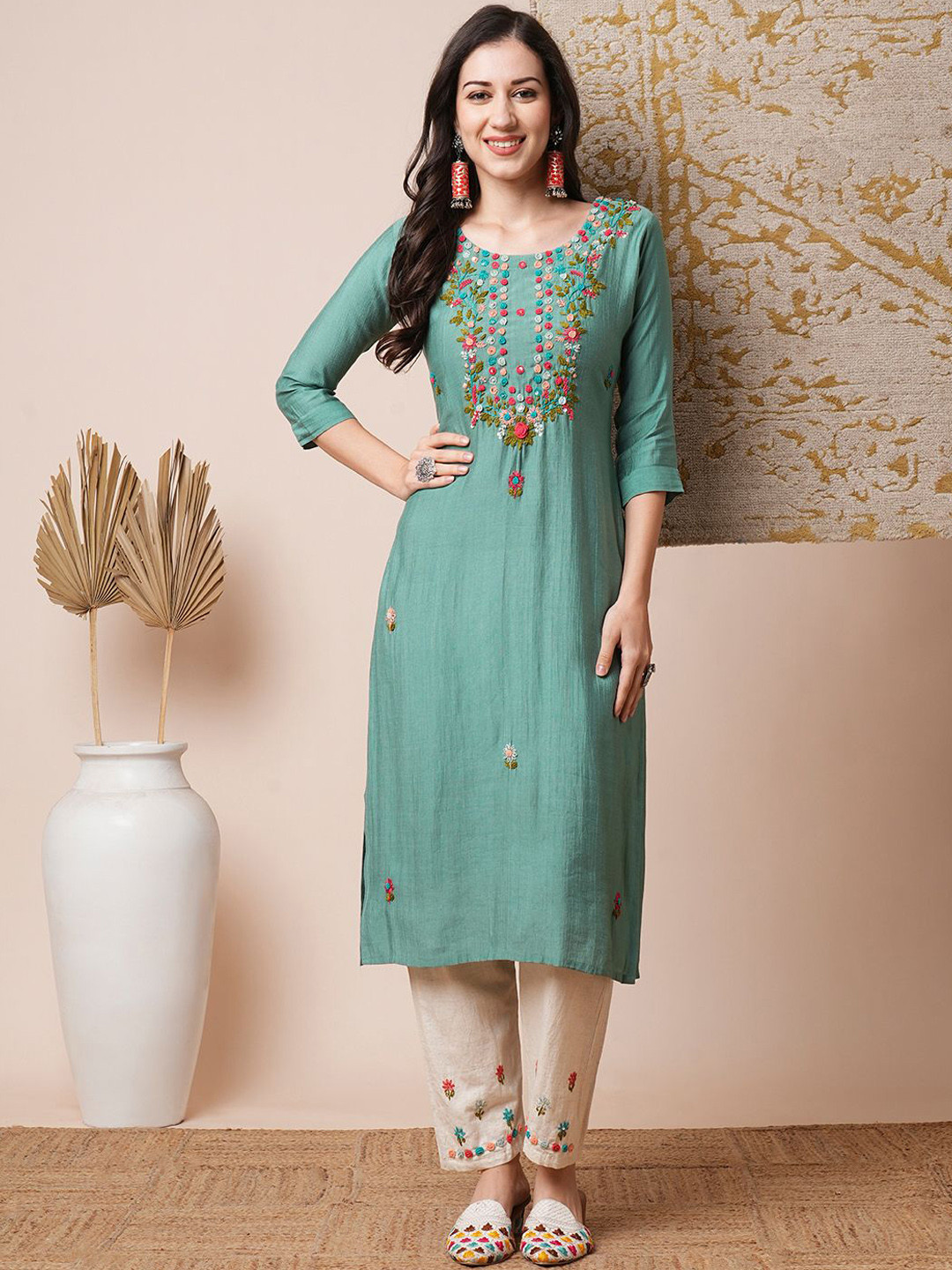 

FASHOR Green and Pink Floral Embroidered Thread Work Straight Kurta with Trouser