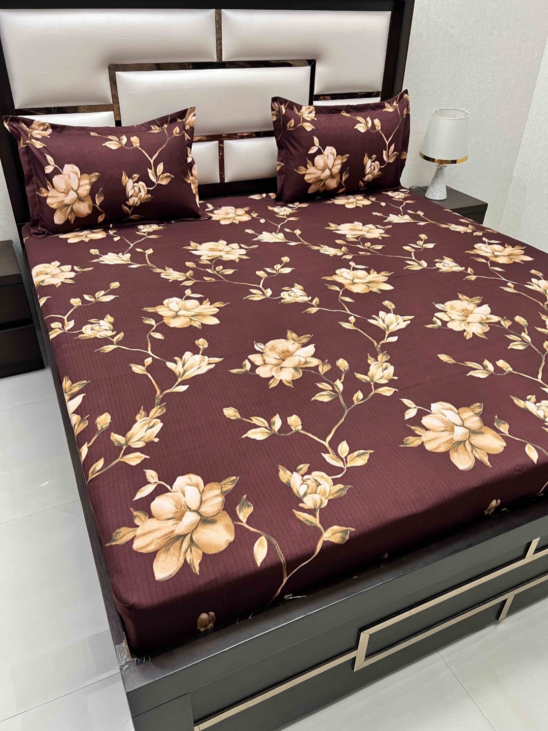 

Pure Decor Amulya Maroon Printed 200 TC Microfiber Queen Bedsheet with 2 Pillow Covers