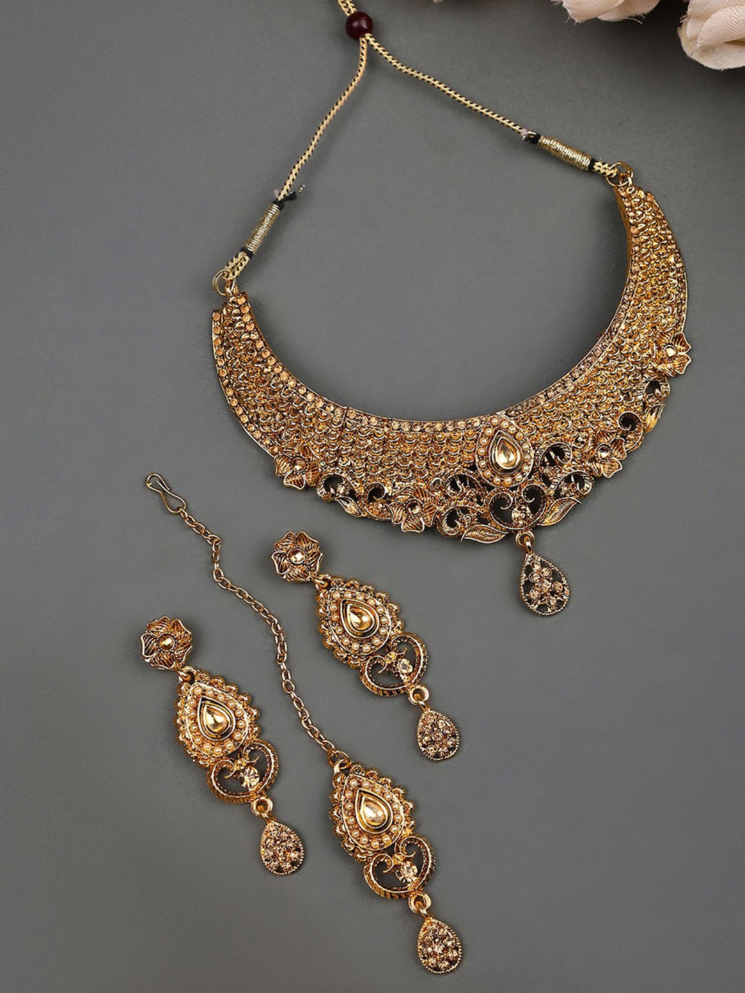 

ANIKAS CREATION Gold-Plated Stone-Studded Necklace & Earrings With Maang Tika
