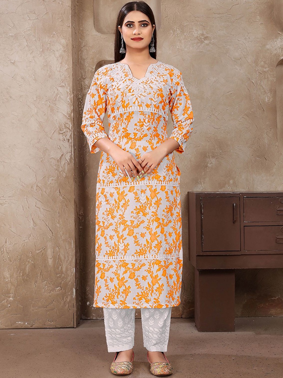 

Aika Floral Printed Regular Thread Work Straight Kurta with Palazzos, Yellow