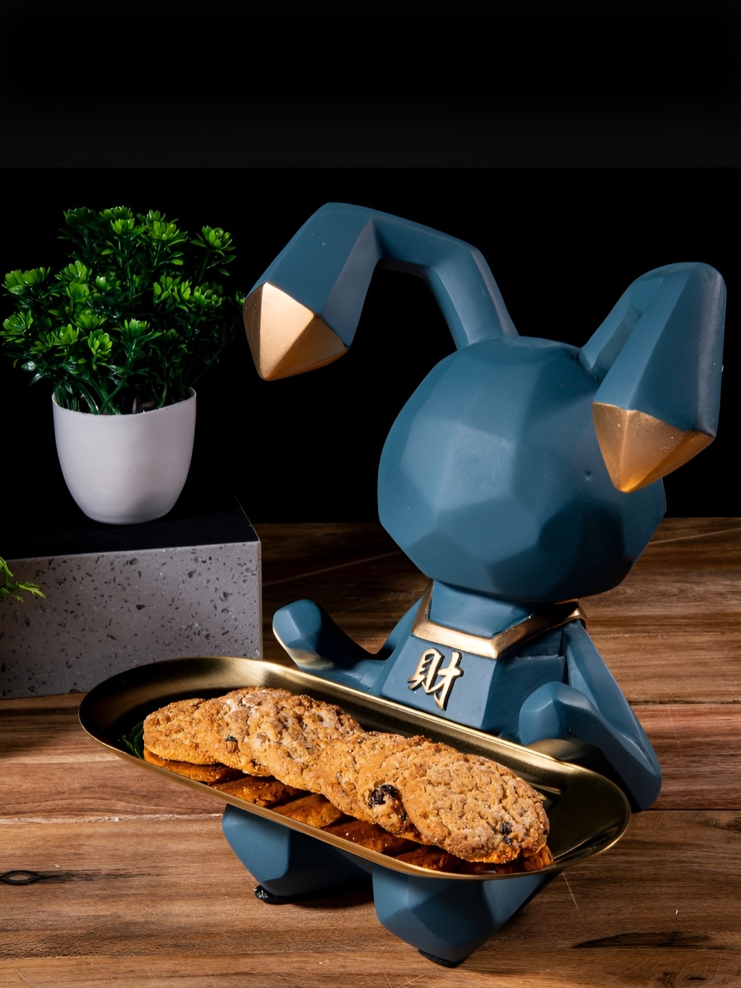 

SMOKEY COCKTAIL Blue & Gold Toned Animals Figurine Bunny Tray Showpiece
