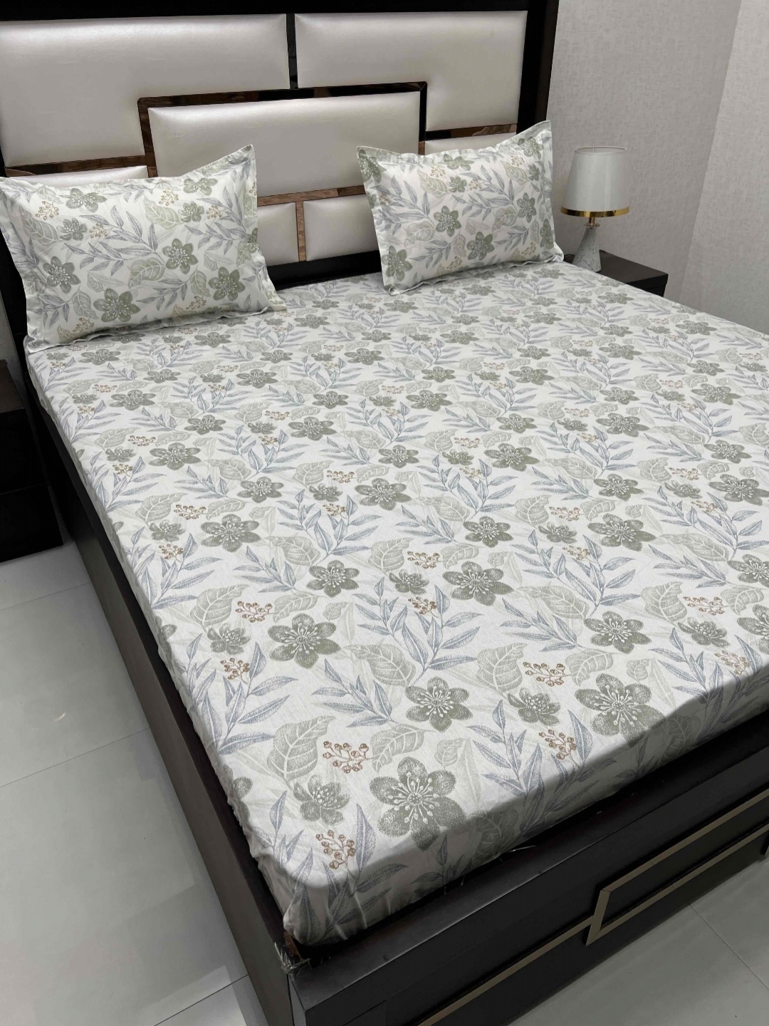 

Pure Decor Green & Grey Floral Printed 380 TC Pure Cotton King Bedsheet & 2 Pillow Covers