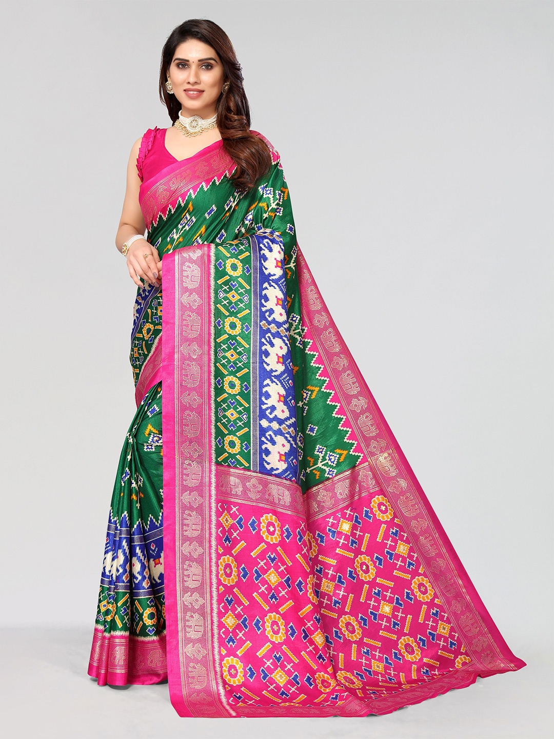 

VIRICA Ethnic Motifs Printed Saree, Green