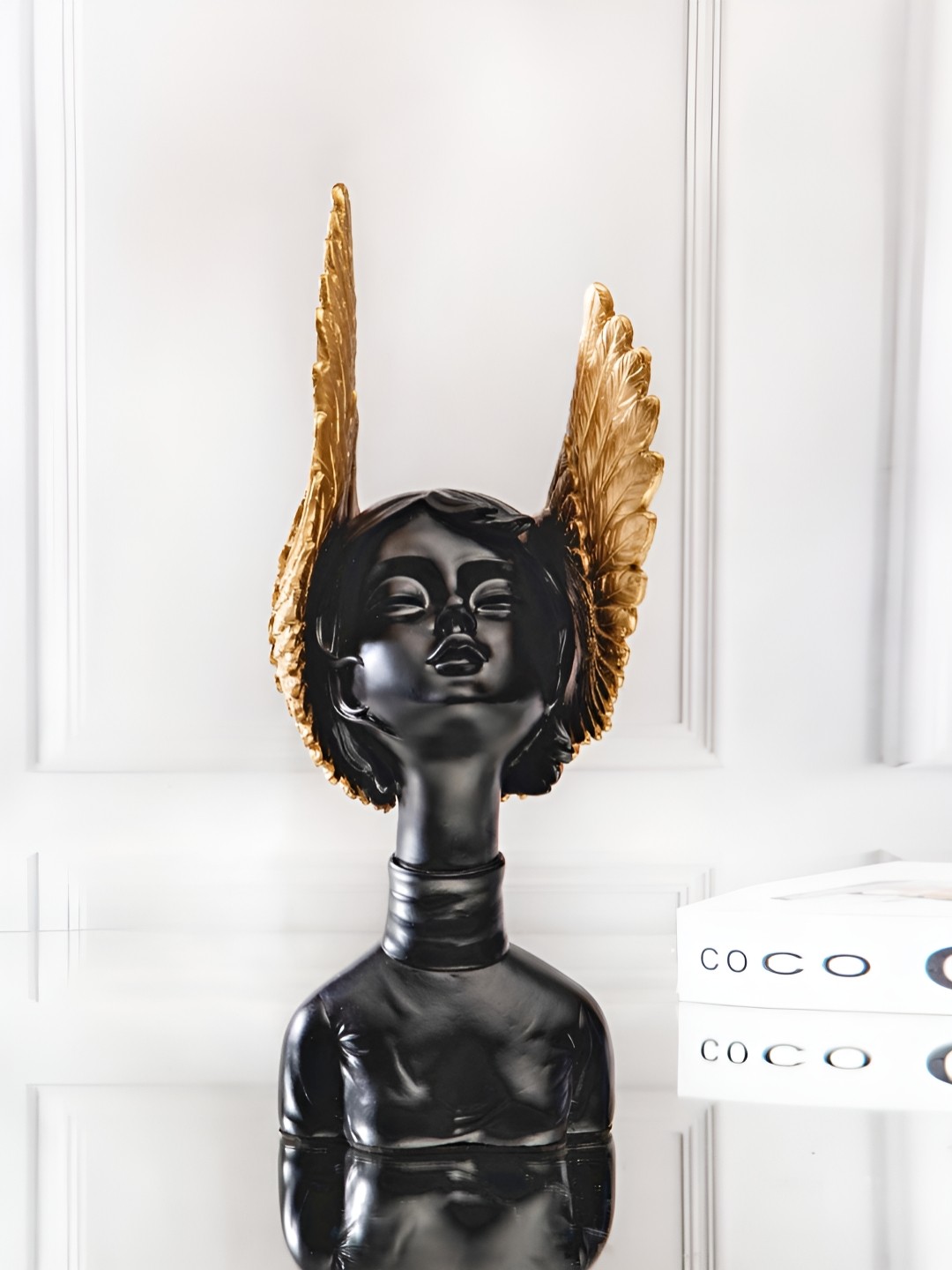 

SMOKEY COCKTAIL Black & Gold Toned Figurine Greek Abstract Face Showpiece
