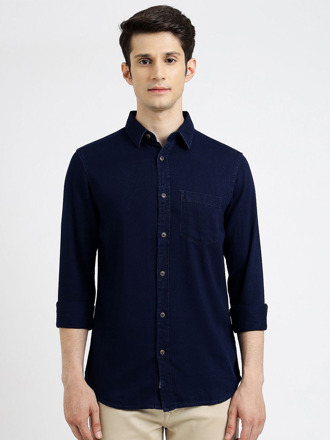 

JADE BLUE Men Spread Collar Solid Cotton Slim Fit Casual Shirt, Navy blue