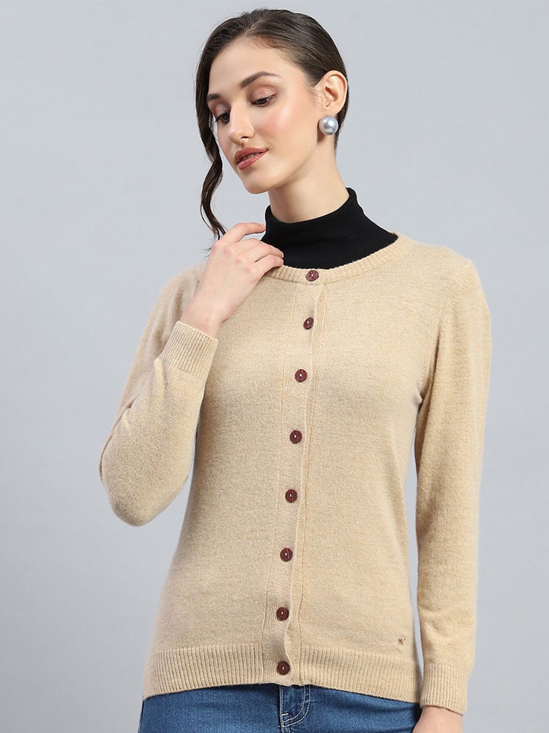 

Monte Carlo Women Woollen Solid Round Neck Cardigan, Beige