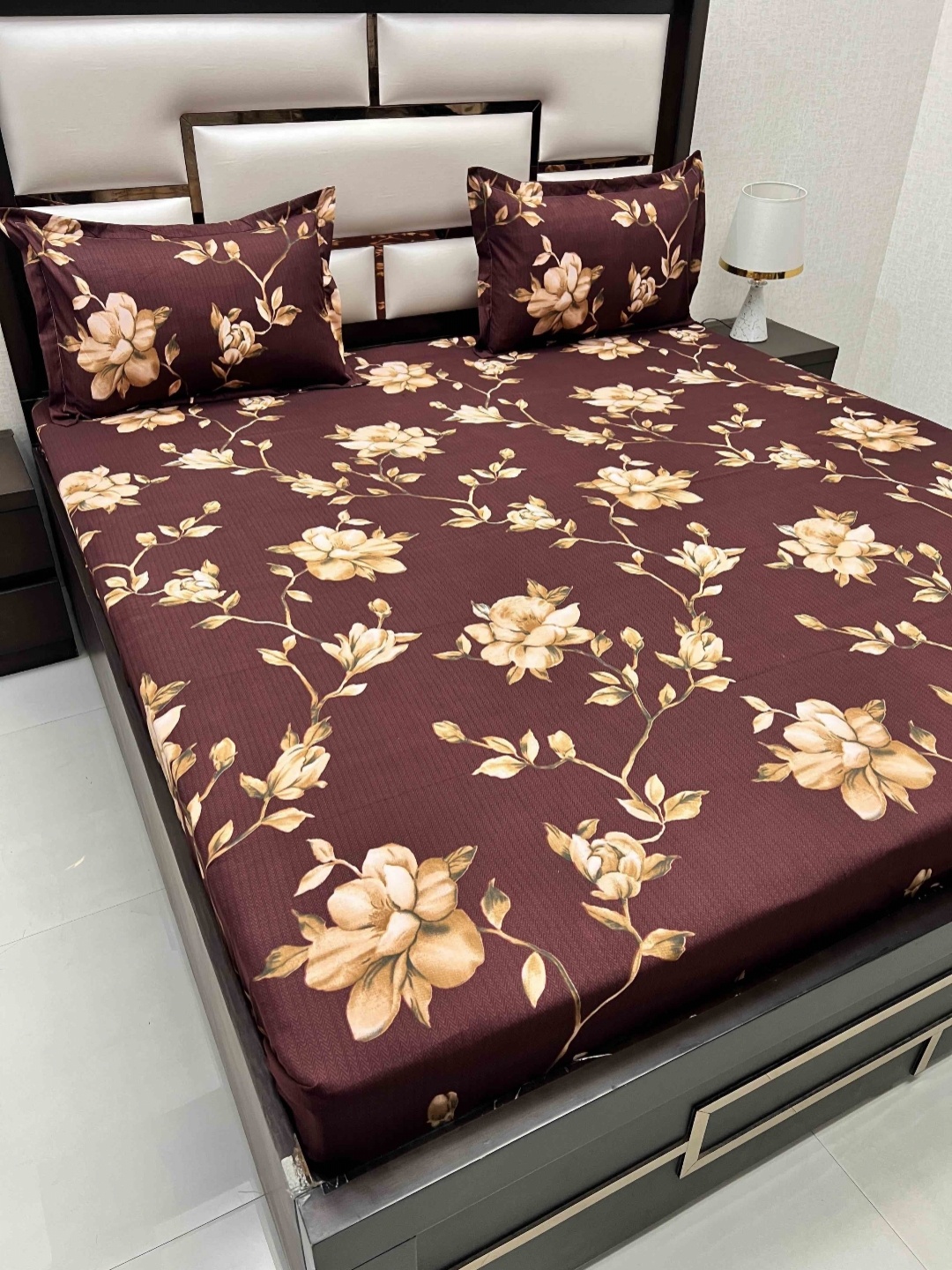 

Pure Decor Amulya Maroon Floral Printed Microfiber 240 TC Queen Bedsheet & 2 Pillow Covers