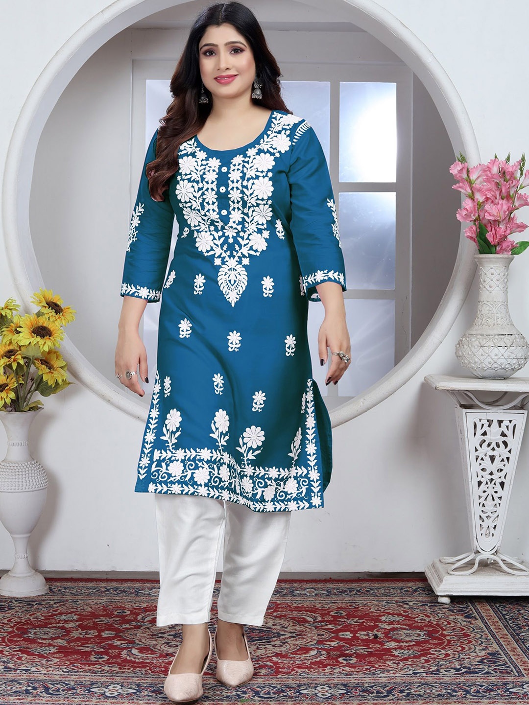 

JULEE Floral Embroidered Straight Kurta with Trousers, Teal