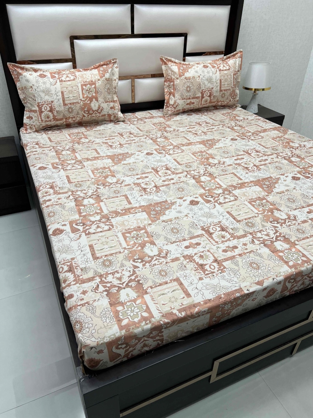 

Pure Decor Royal Velar Orange Floral Pure Cotton King Bedsheet with 2 Pillow Covers