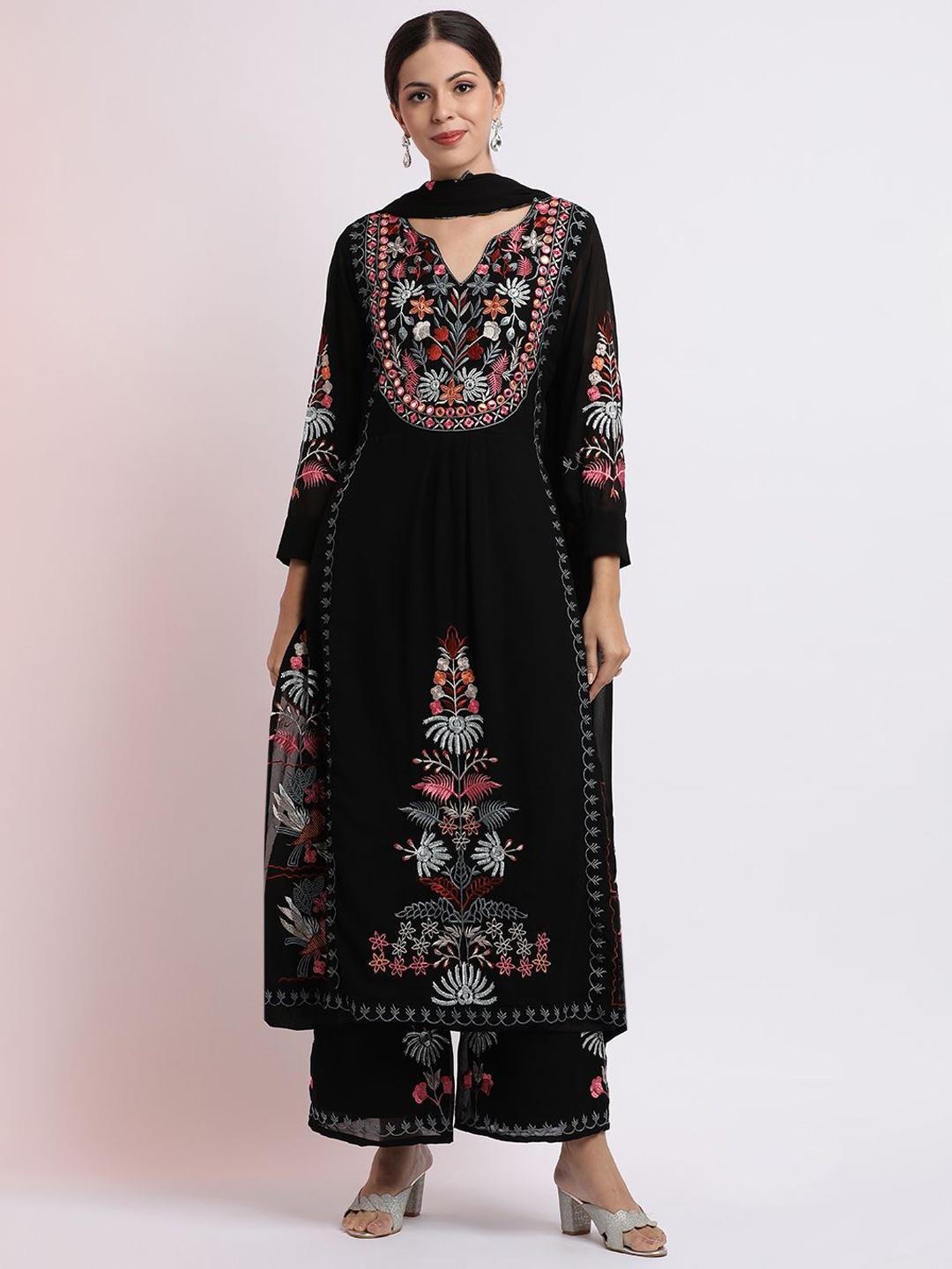 

Jaipur Kurti Thread Embroidered Georgette Kurta Set with Dupatta, Black