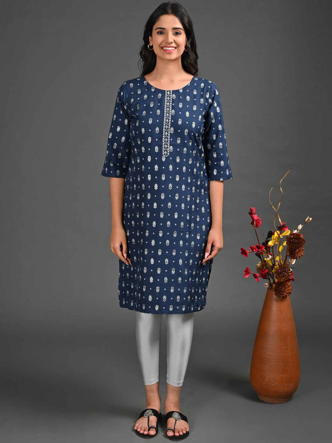 

GOLDSTROMS Floral Printed Round Neck Straight Kurta, Blue