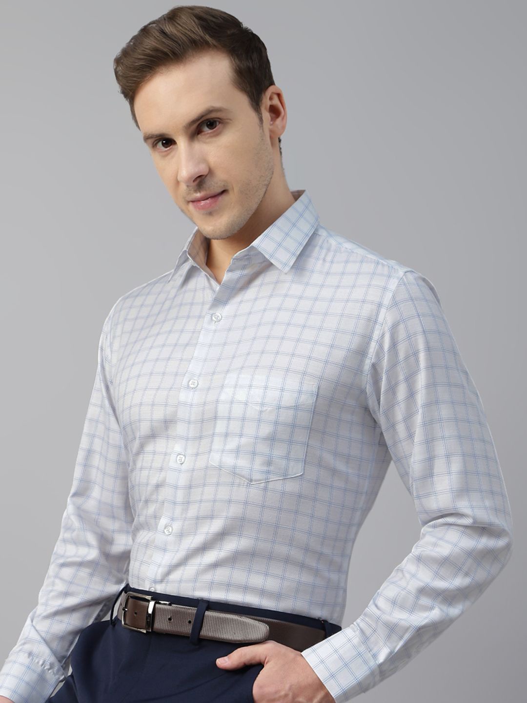 

Men Smart Spread Collar Checked Wrinkle Ressistant Slim Fit Formal Shirt, White