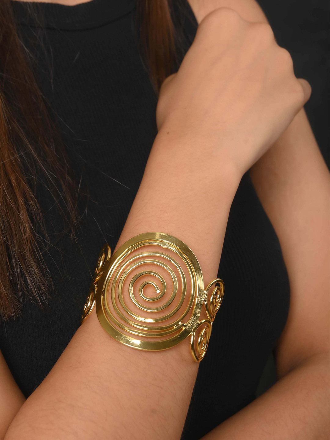 

TOTAPARI Women Brass Gold-Plated Cuff Bracelet