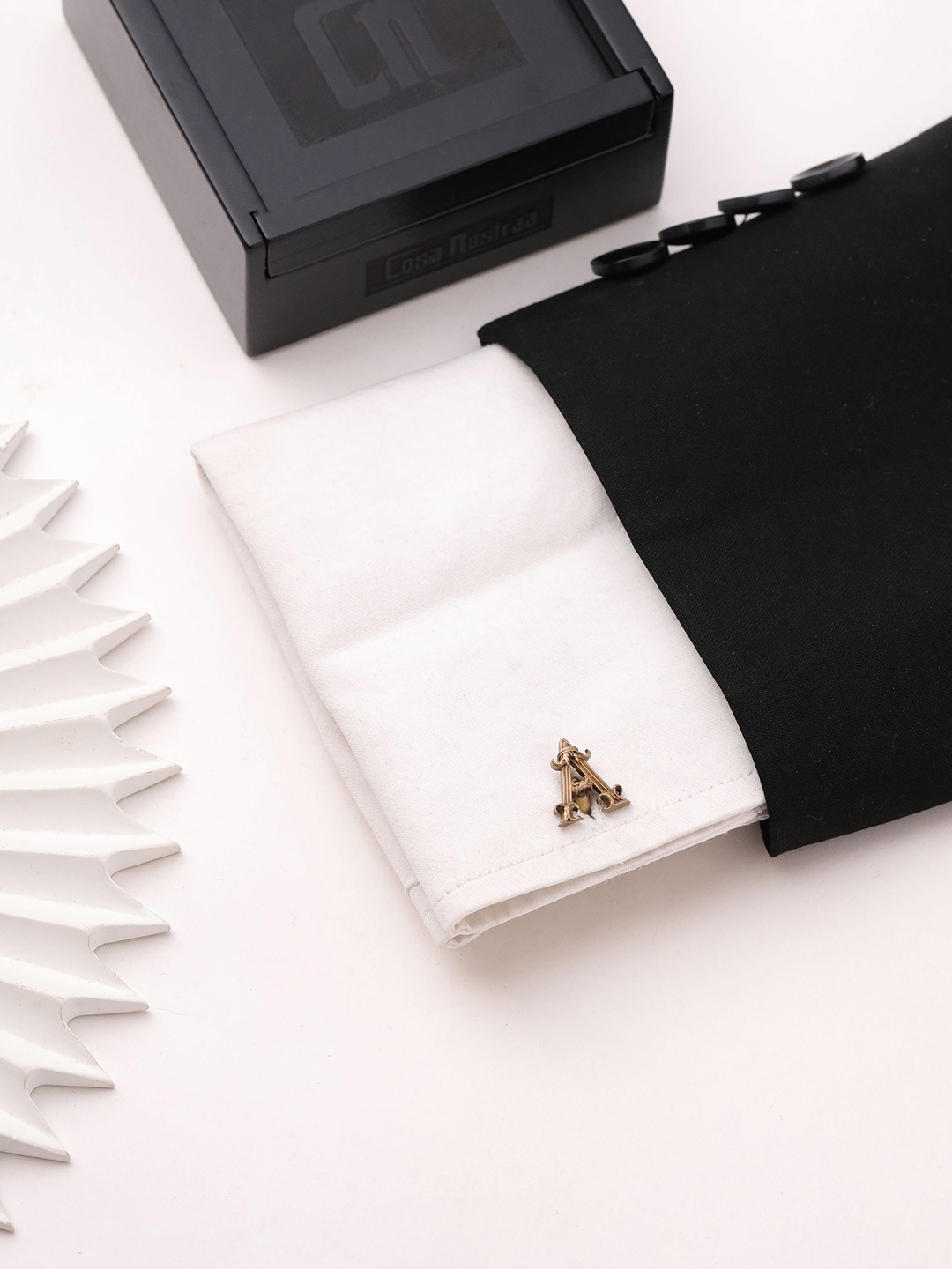 

COSA NOSTRAA Alphabet Cufflink, Gold