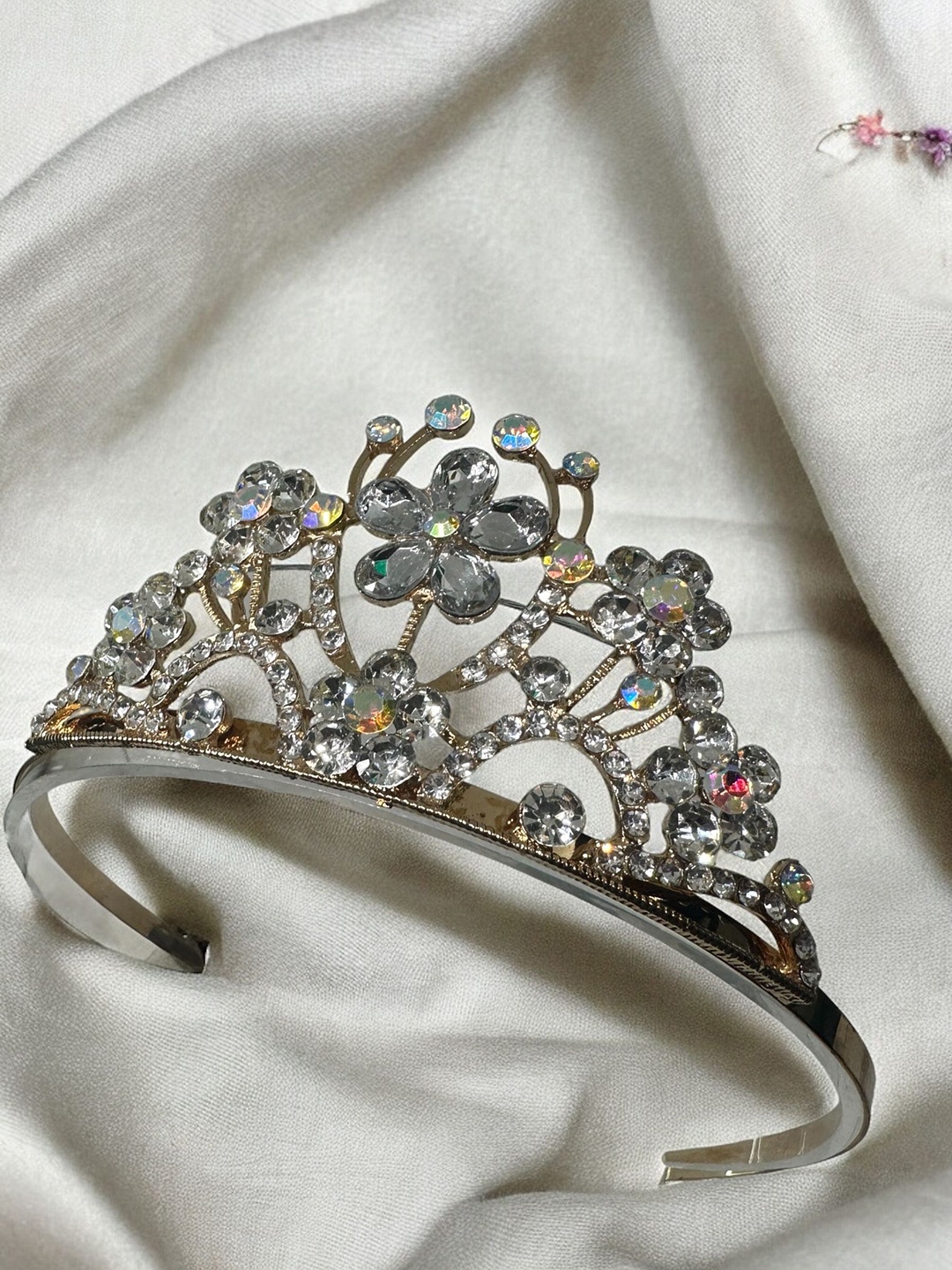 

Samsara Couture Girls Embellished Hairband, Gold