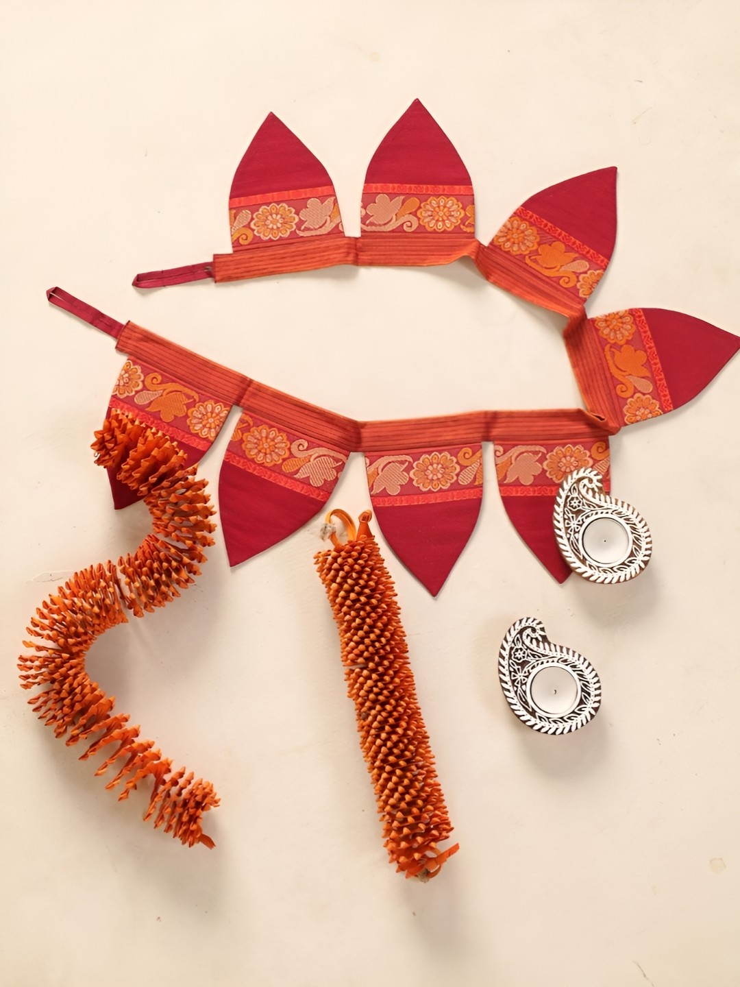 

Peepul Tree Maroon & White 5 Pieces Toran & Diyas Festive Decors