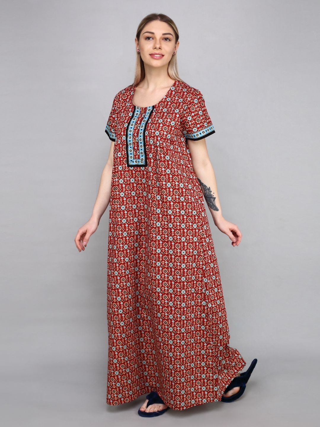 

evolove Floral Printed Maxi Nightdress, Red