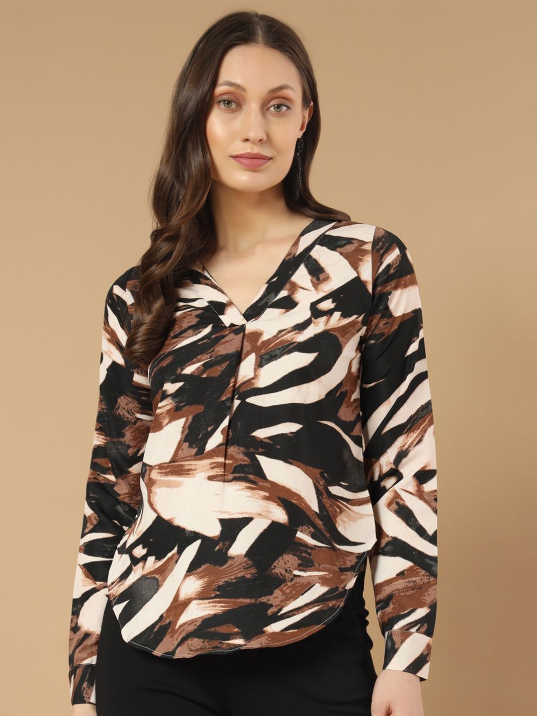 

OTABU Women Abstract Printed V-Neck Top, Green