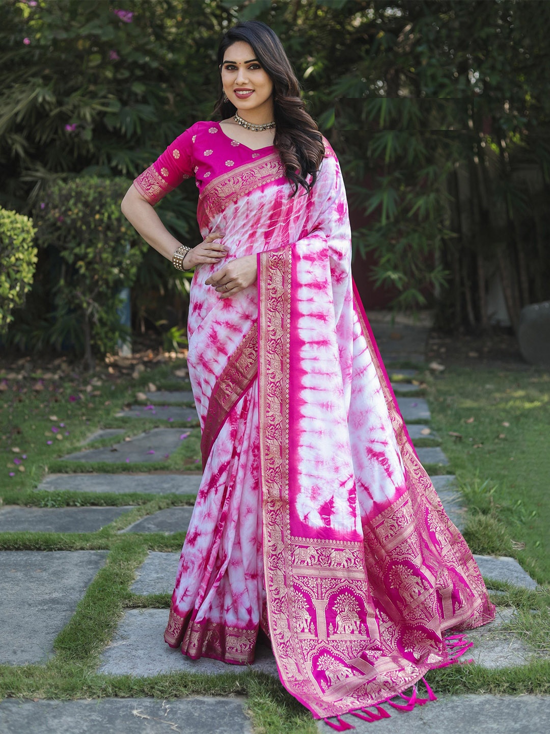 

Anaita Tie and Dye Printed Pure Silk Bandhani Saree, Pink