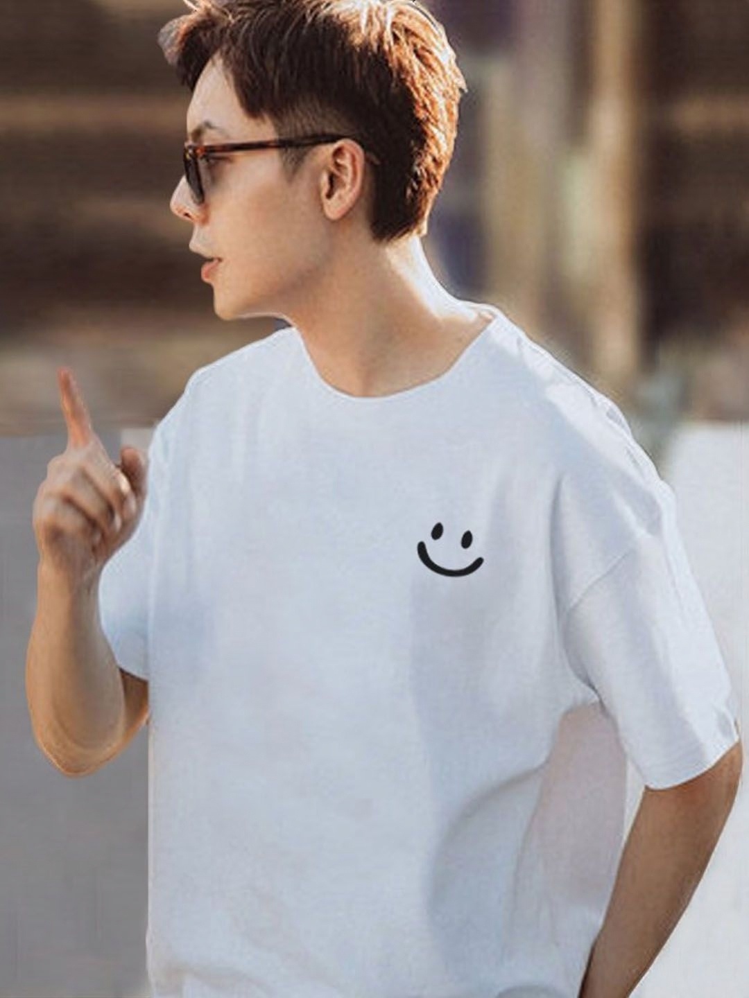

StyleCast Men V-Neck Extended Sleeves Pockets T-shirt, White