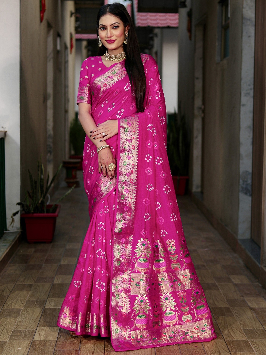 

Anaita Bandhani Zari Pure Silk Bandhani Saree, Pink