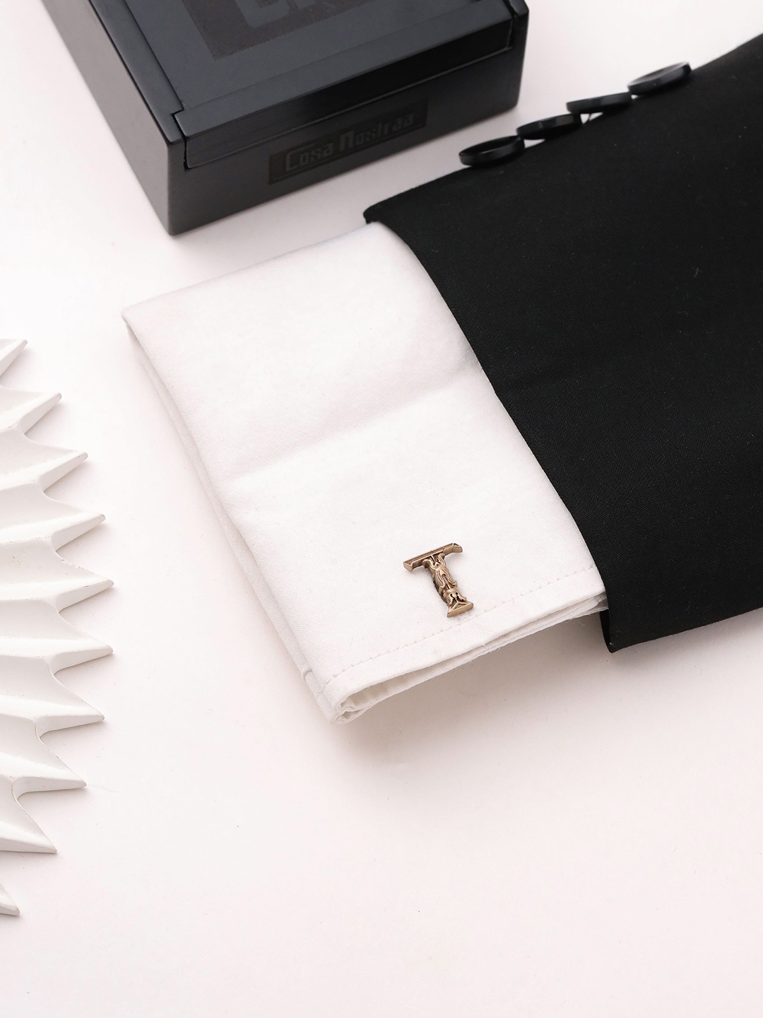 

COSA NOSTRAA Alphabet Cufflink, Gold
