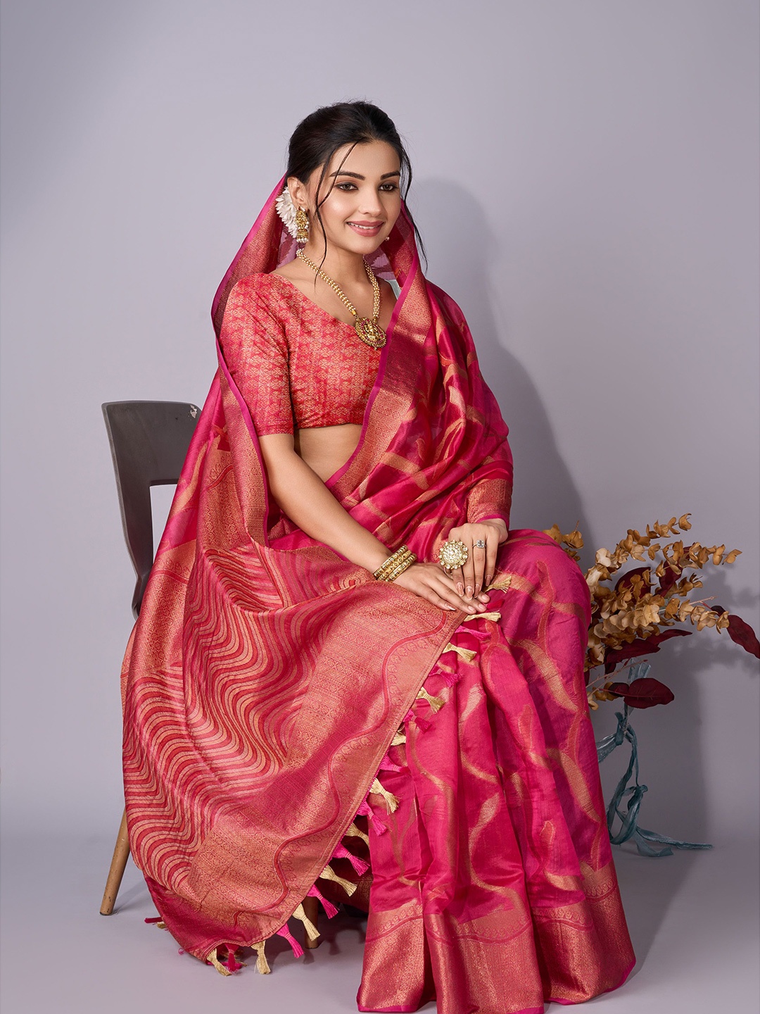 

Mitera Ethnic Motifs Woven Design Zari Organza Saree, Pink