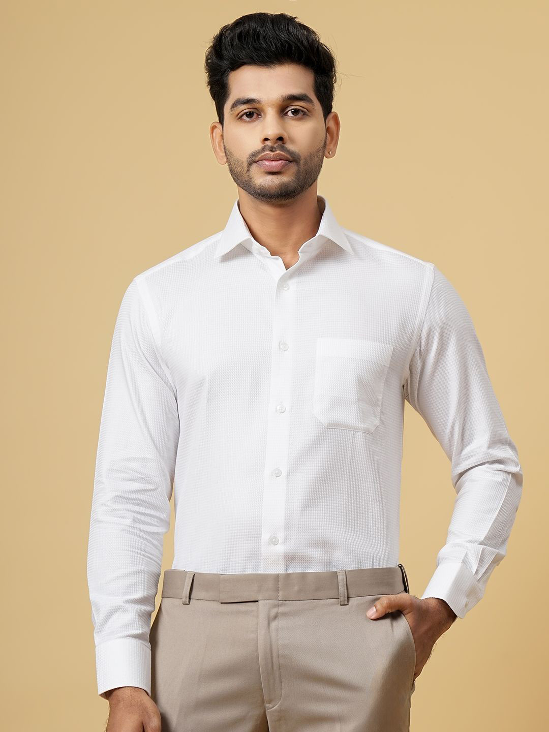 

METAL Men Cutaway Collar Solid Cotton Slim Fit Formal Shirt, White