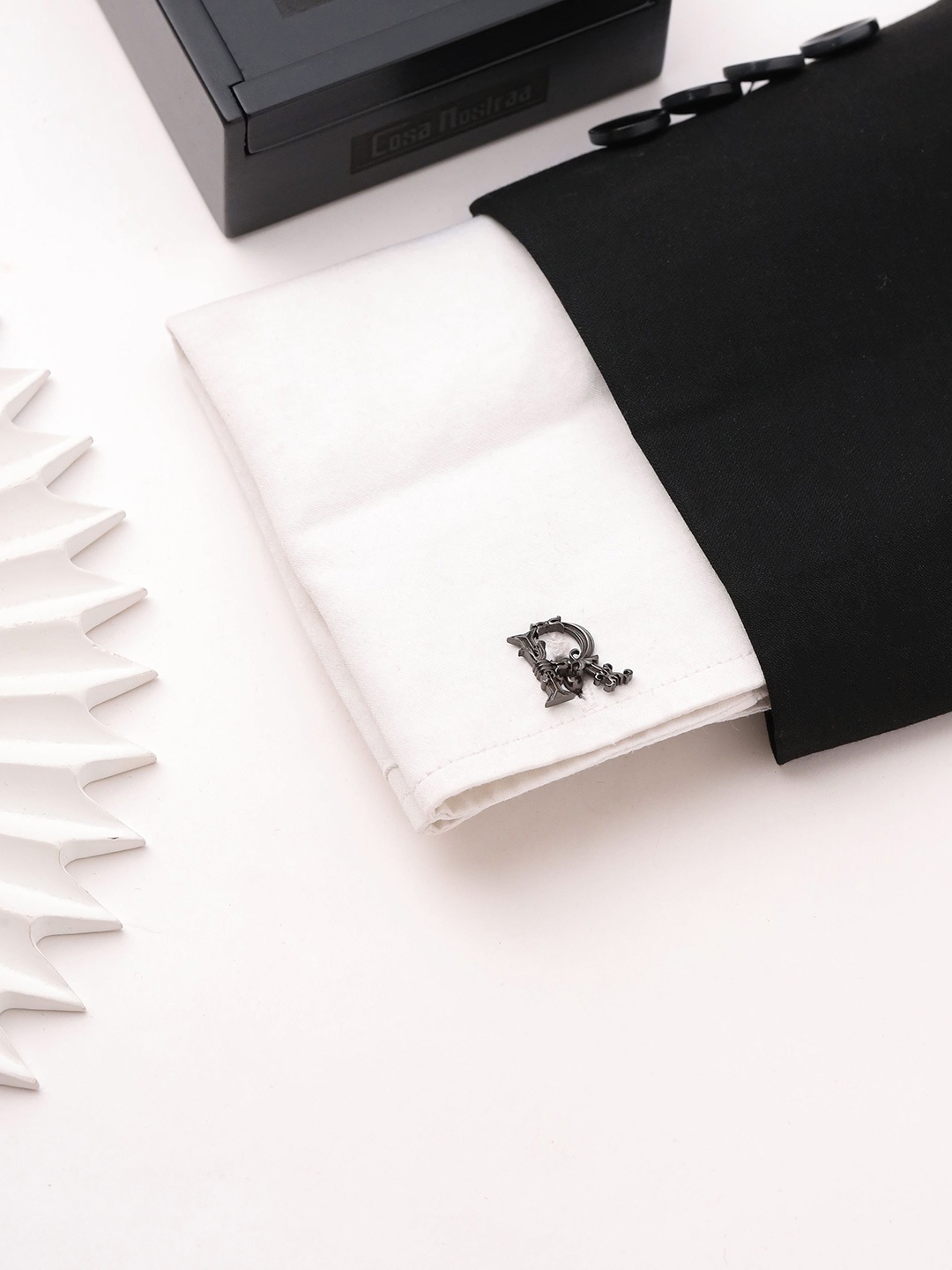 

COSA NOSTRAA Alphabet Cufflink, Grey