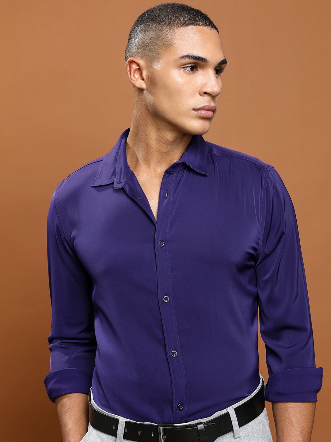 

Highlander Men Solid Velvet Slim Fit Shirt, Purple