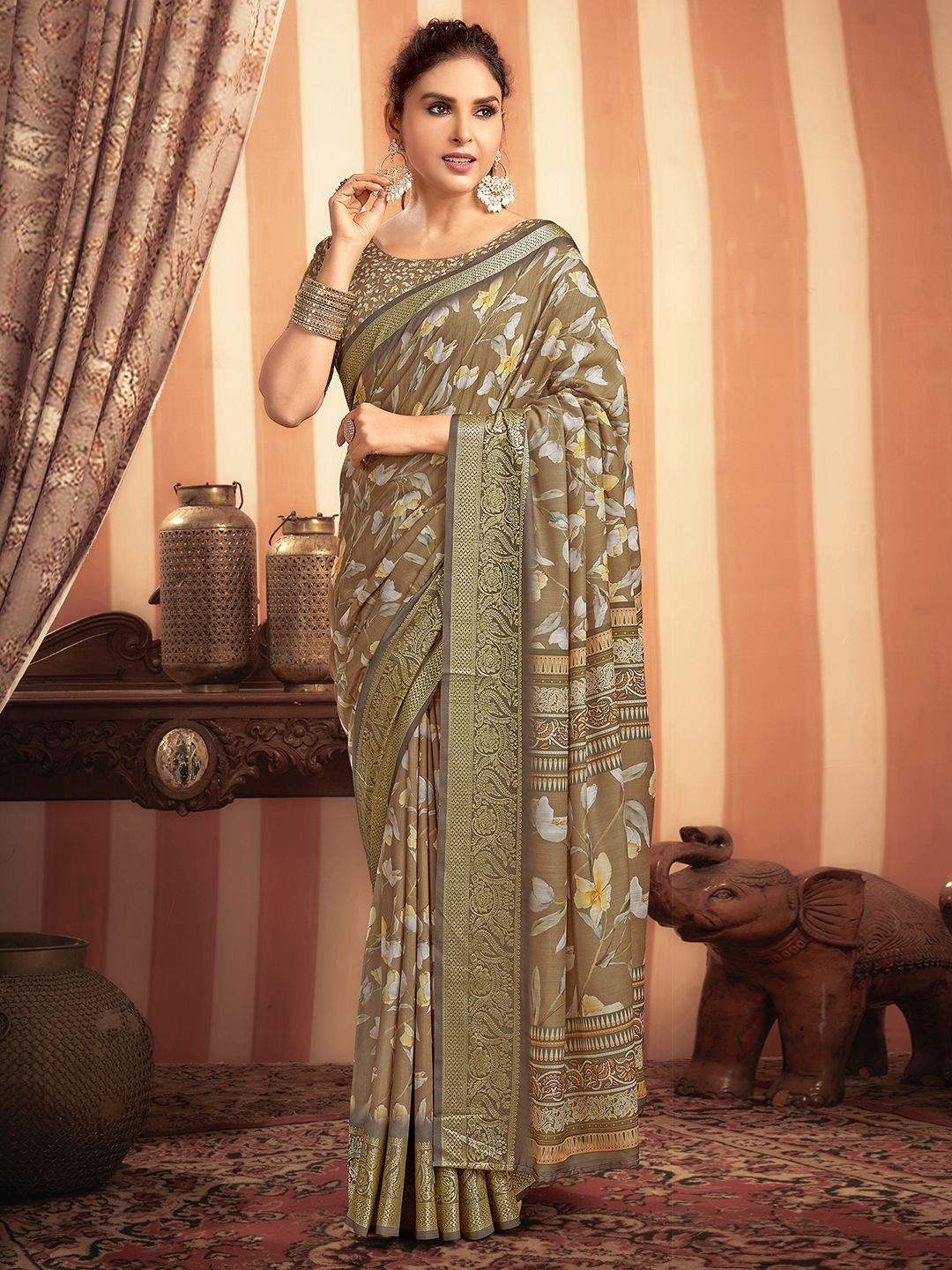 

Mitera Floral Printed Zari Pure Cotton Banarasi Saree, Khaki