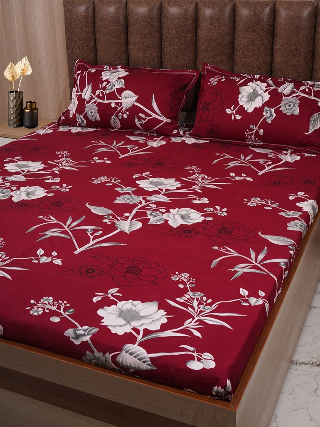 

Adwitiya Red & White Floral 210 TC Double Queen Bedsheet with 2 Pillow Covers