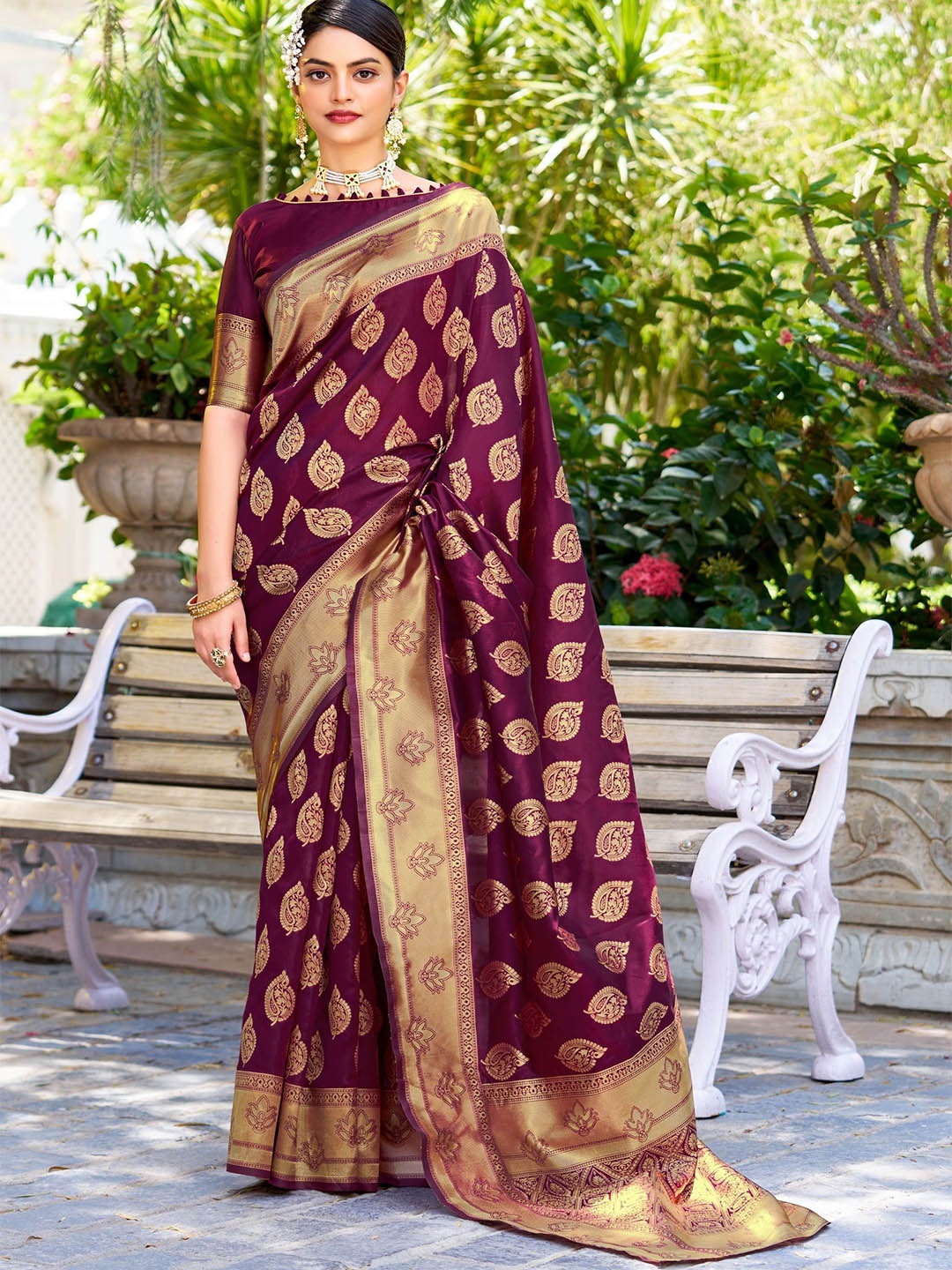 

RASVRITI Woven Design Zari Art Silk Banarasi Saree, Violet