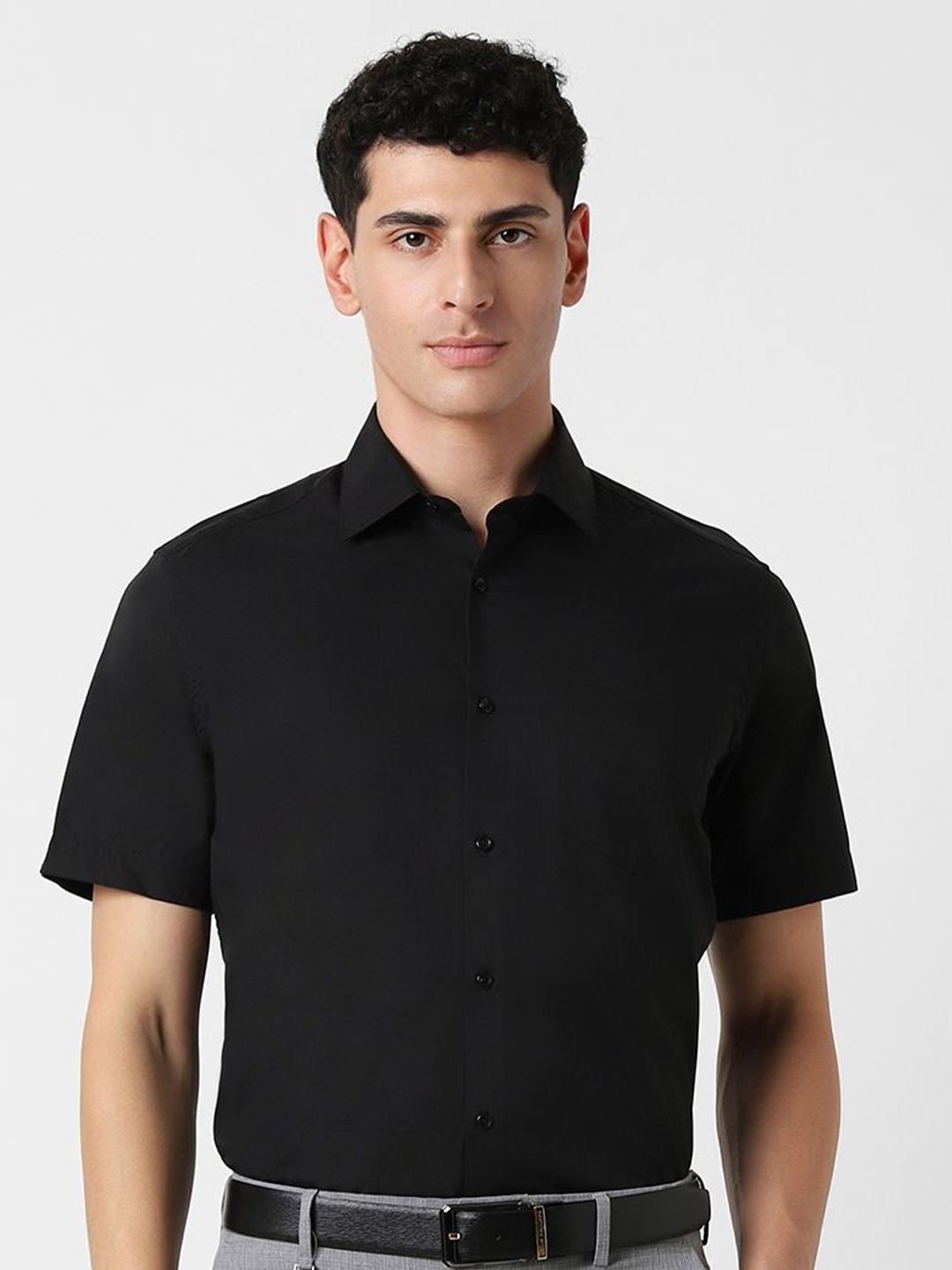 

Van Heusen Men Spread Collar Solid Cotton Formal Shirt, Black