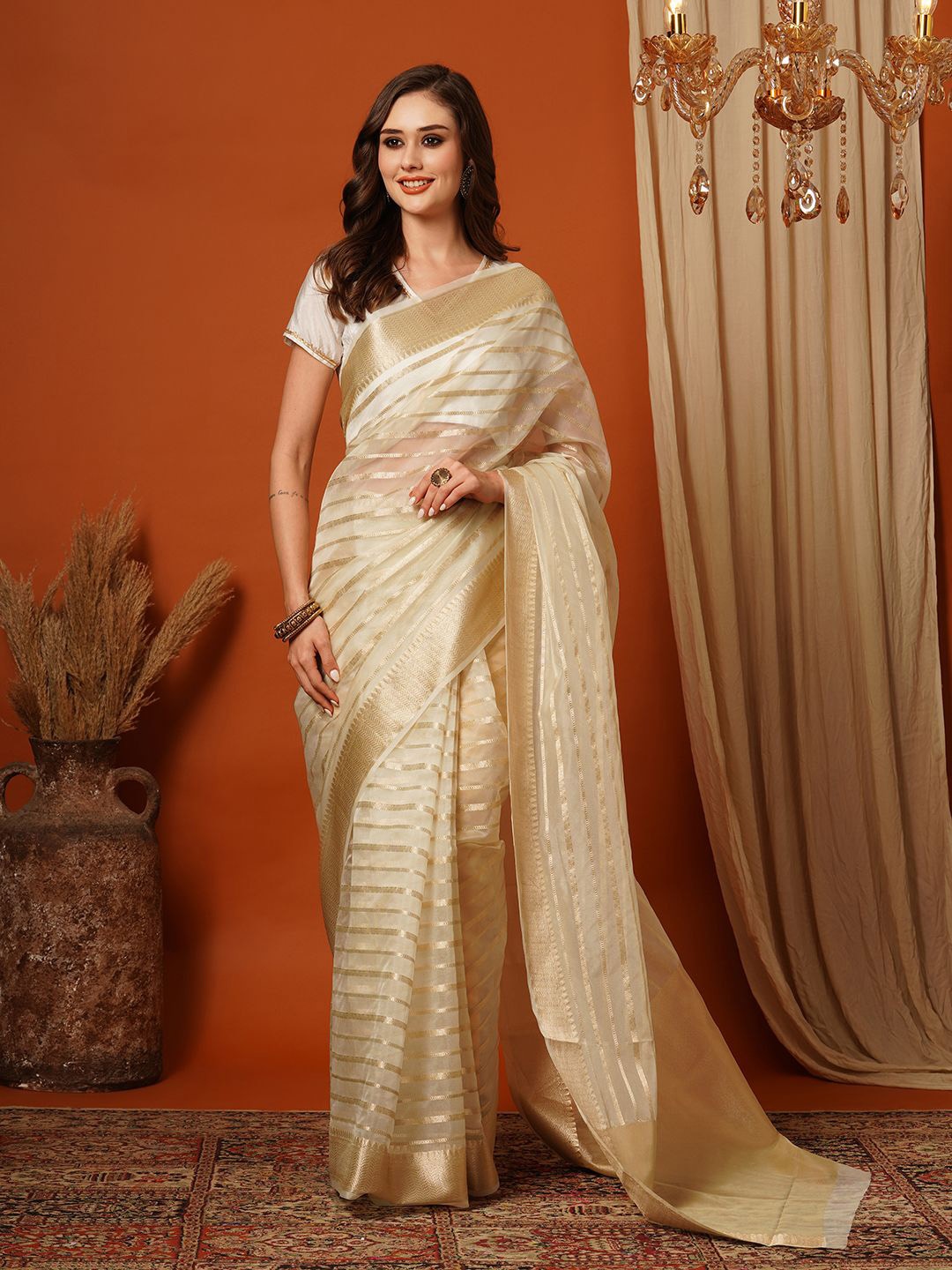 

PAROKSH Leheriya Zari Organza Kasavu Saree, White