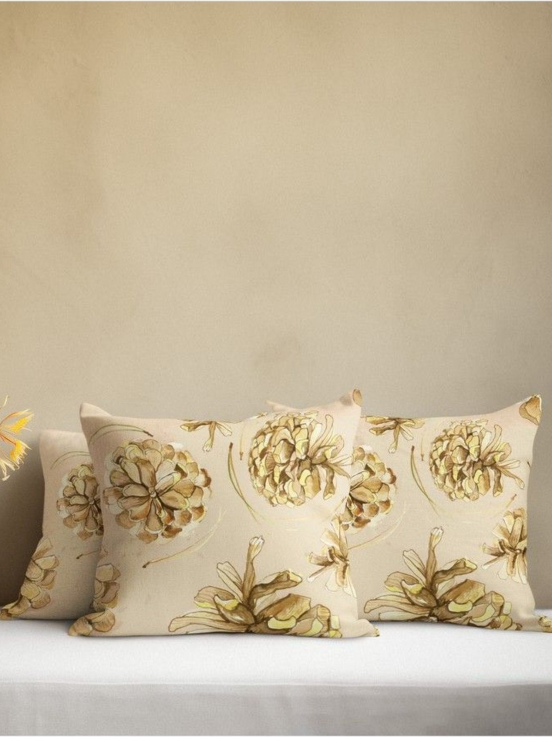 

THEYAYACAFE Beige & Gold-Toned 3 Pieces Floral Velvet Square Cushion Covers