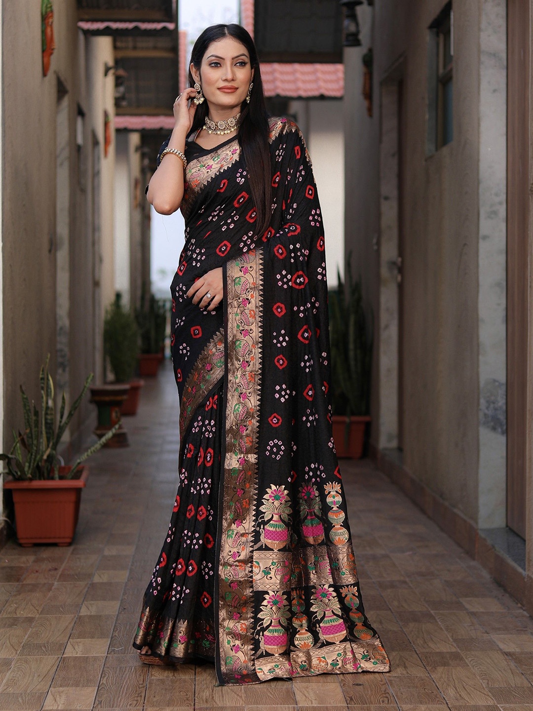 

Anaita Bandhani Zari Pure Silk Bandhani Saree, Black