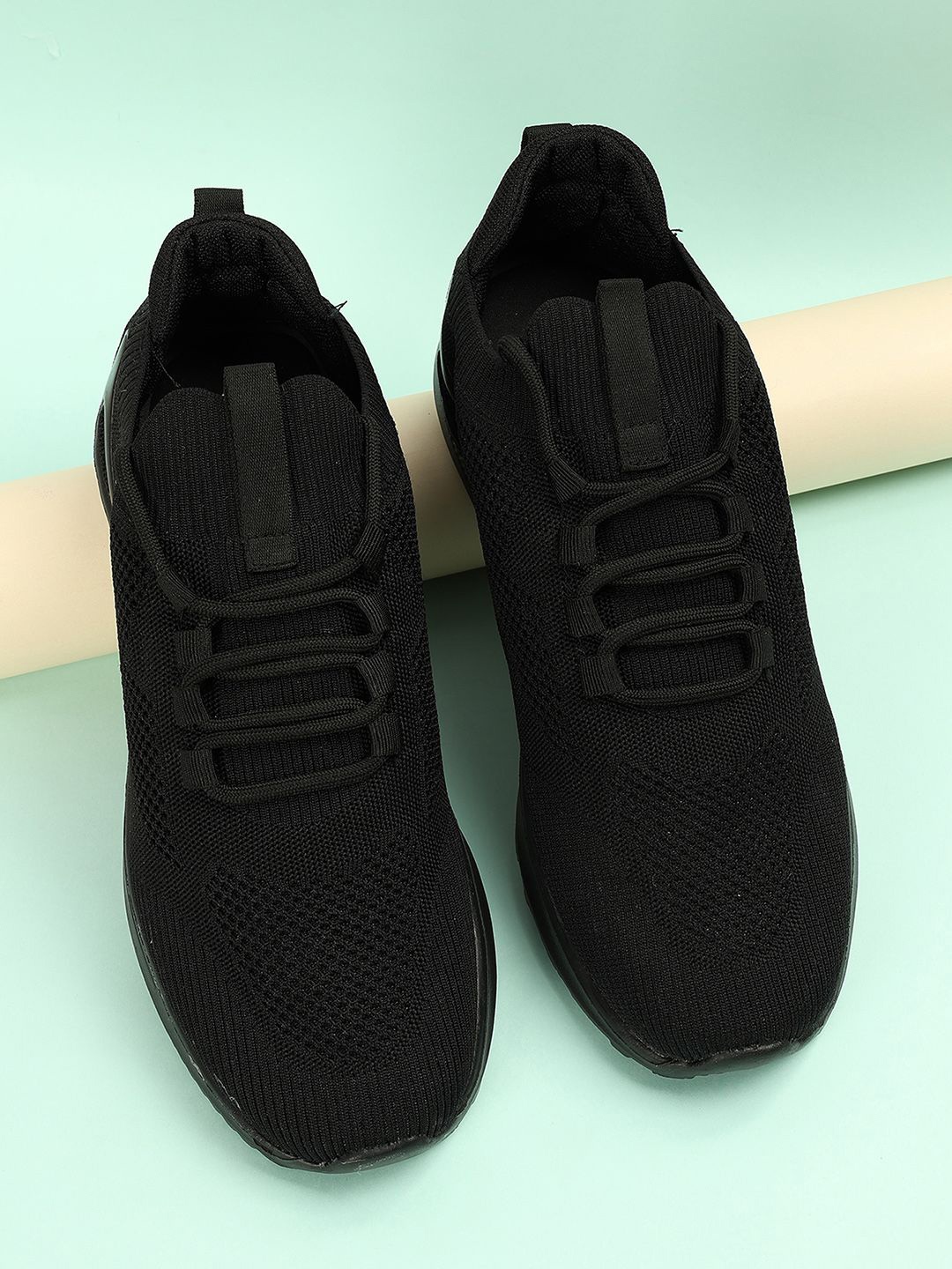 

max Men Running Shoes, Black