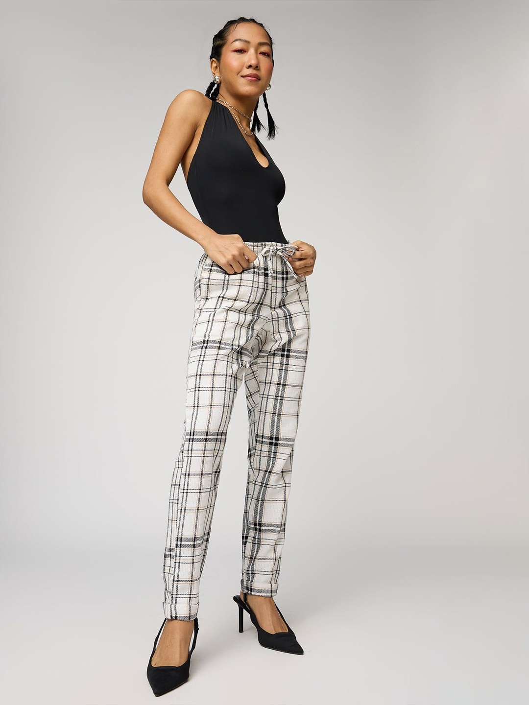 

FREAKINS Women Checked Tapered Fit High-Rise Pure Cotton Trousers, White
