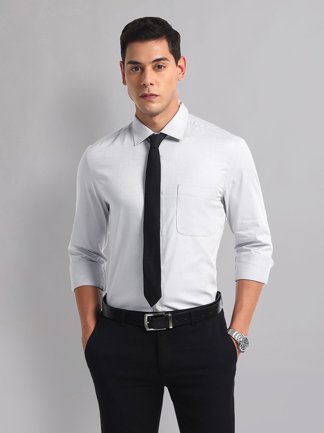 

AD By Arvind Men Cutaway Collar Solid Striped Cotton Casual Shirt, Grey