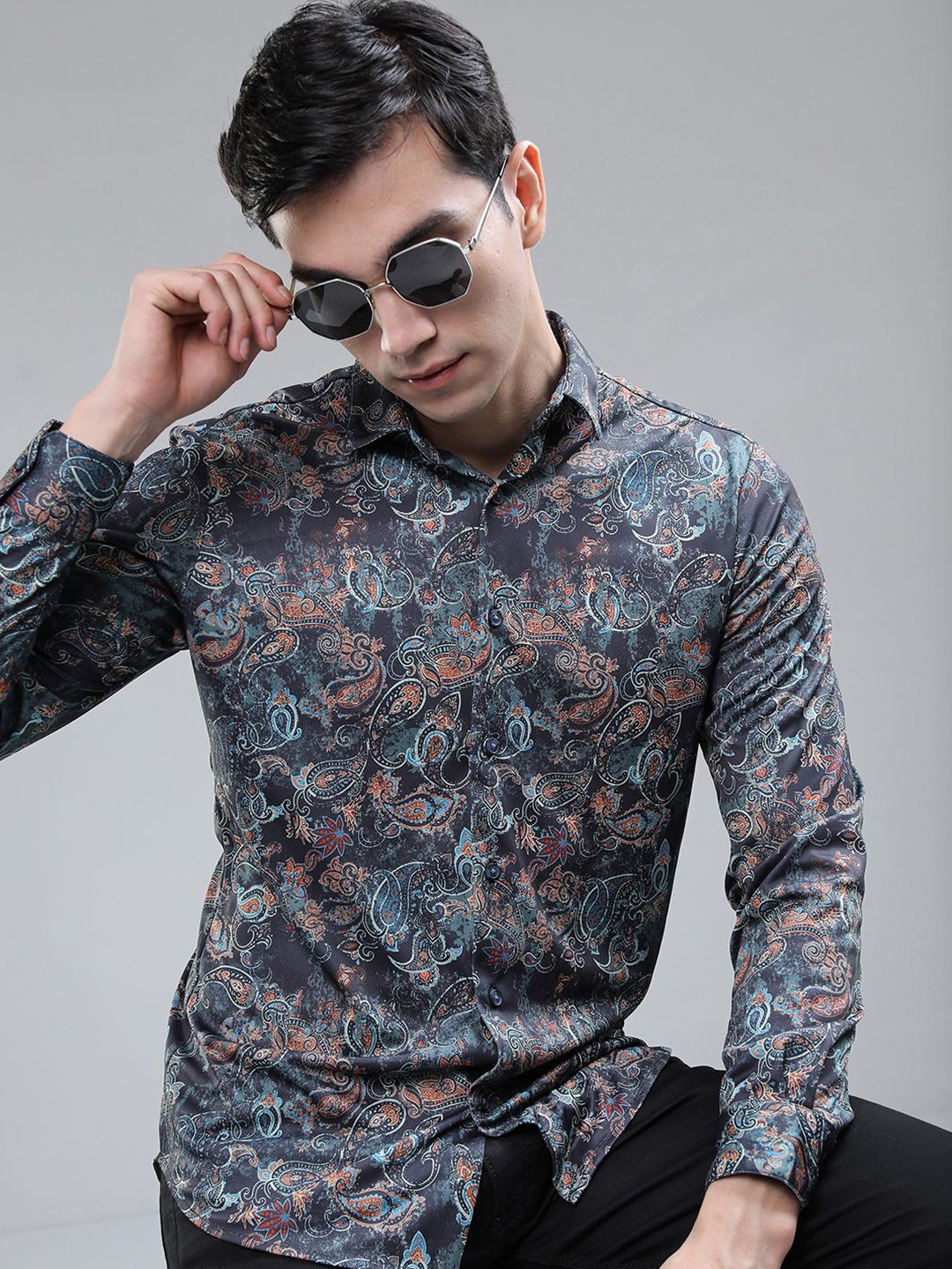 

HIGHLANDER Men Party wear Printed Slim Fit Shirt, Navy blue