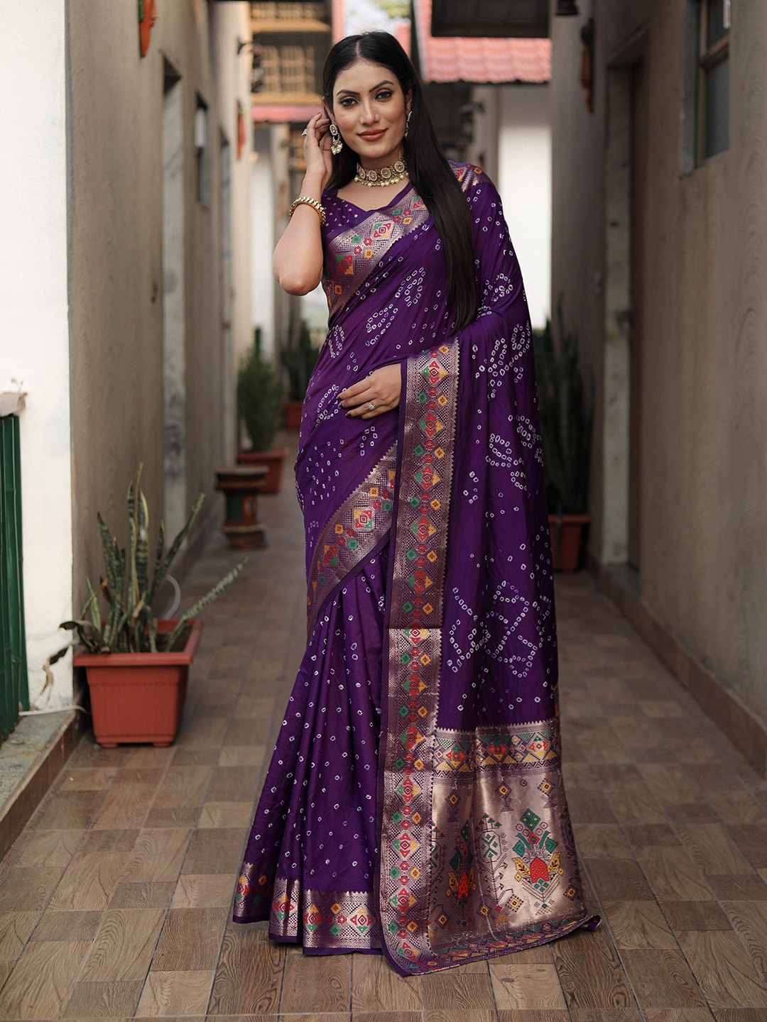 

Anaita Bandhani Zari Pure Silk Saree, Purple