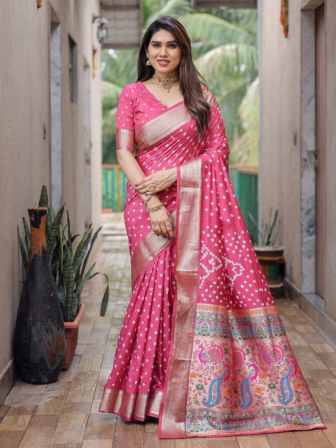 

Anaita Bandhani Zari Pure Silk Bandhani Saree, Peach