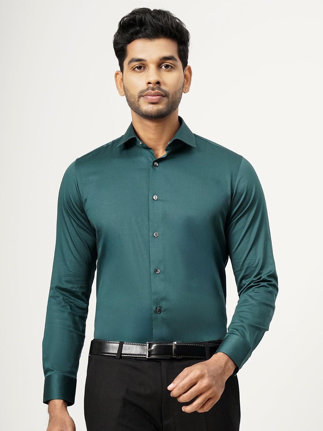 

WYRE Men Cutaway Collar Solid Cotton Slim Fit Party Shirt, Green