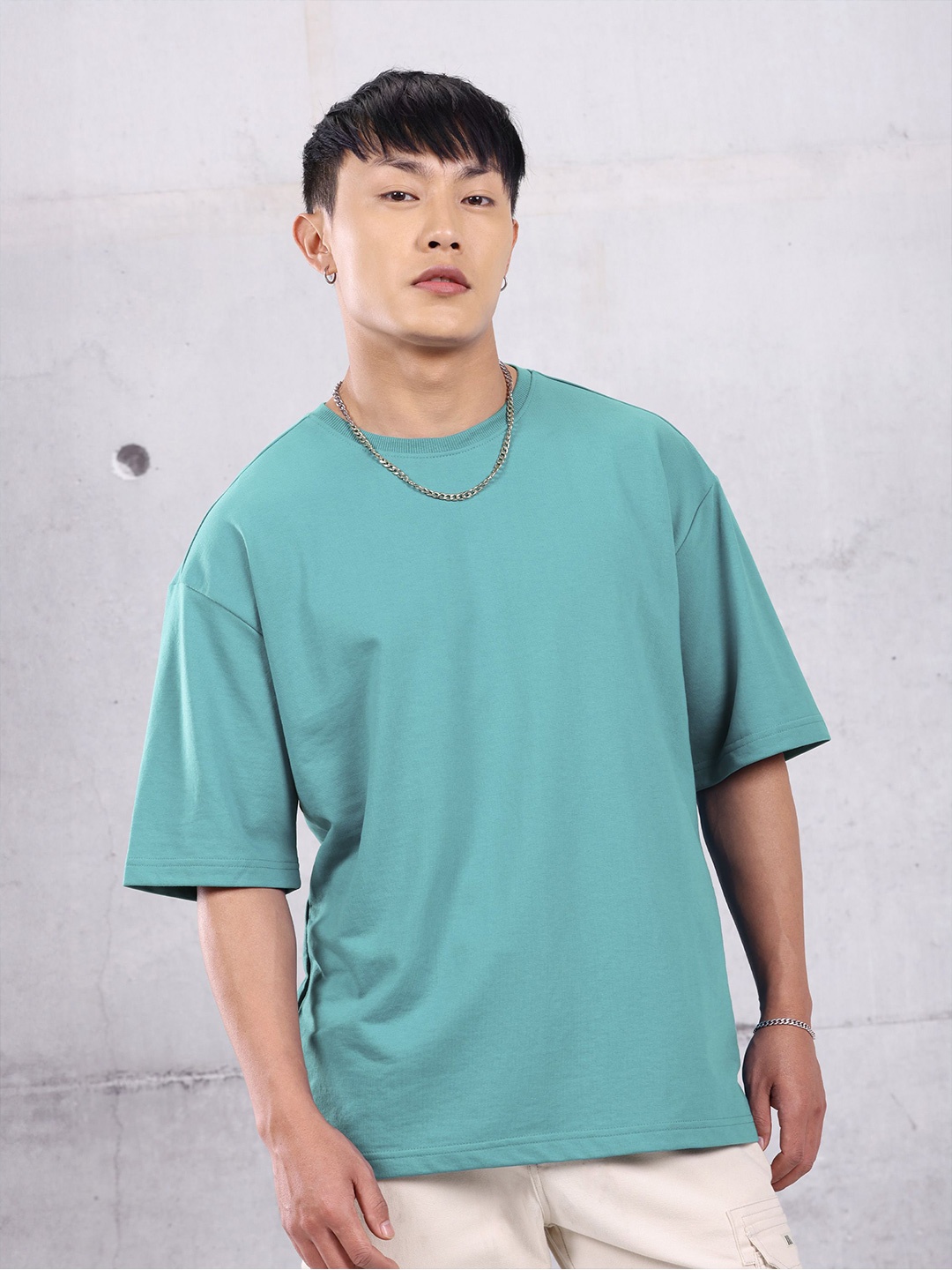 

Beyoung Men Solid Round Neck Cotton Oversized T-shirt, Green